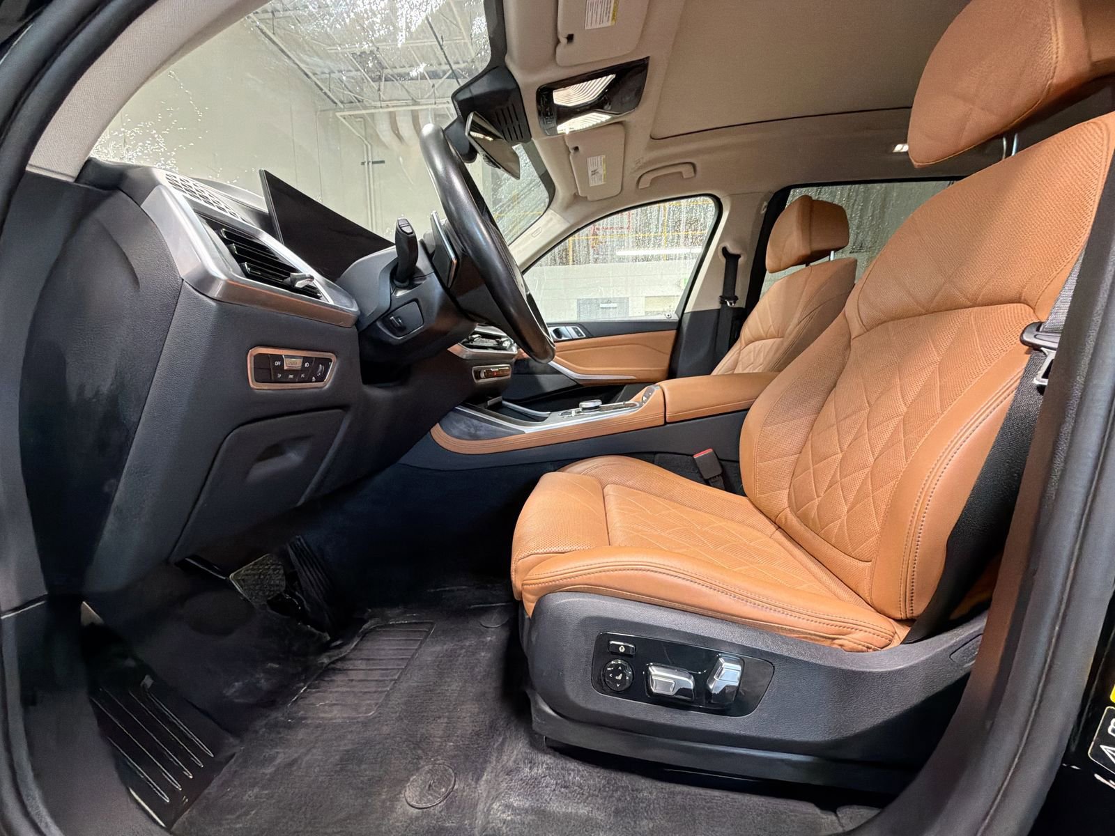 Used 2023 BMW X7 xDrive40i w/ Premium Package AWD/4WD image 14