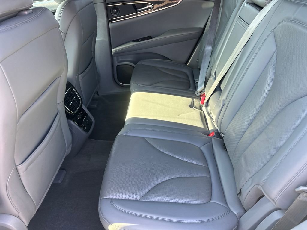 Used 2022 Lincoln Nautilus Reserve w/ Equipment Group 201A image 20