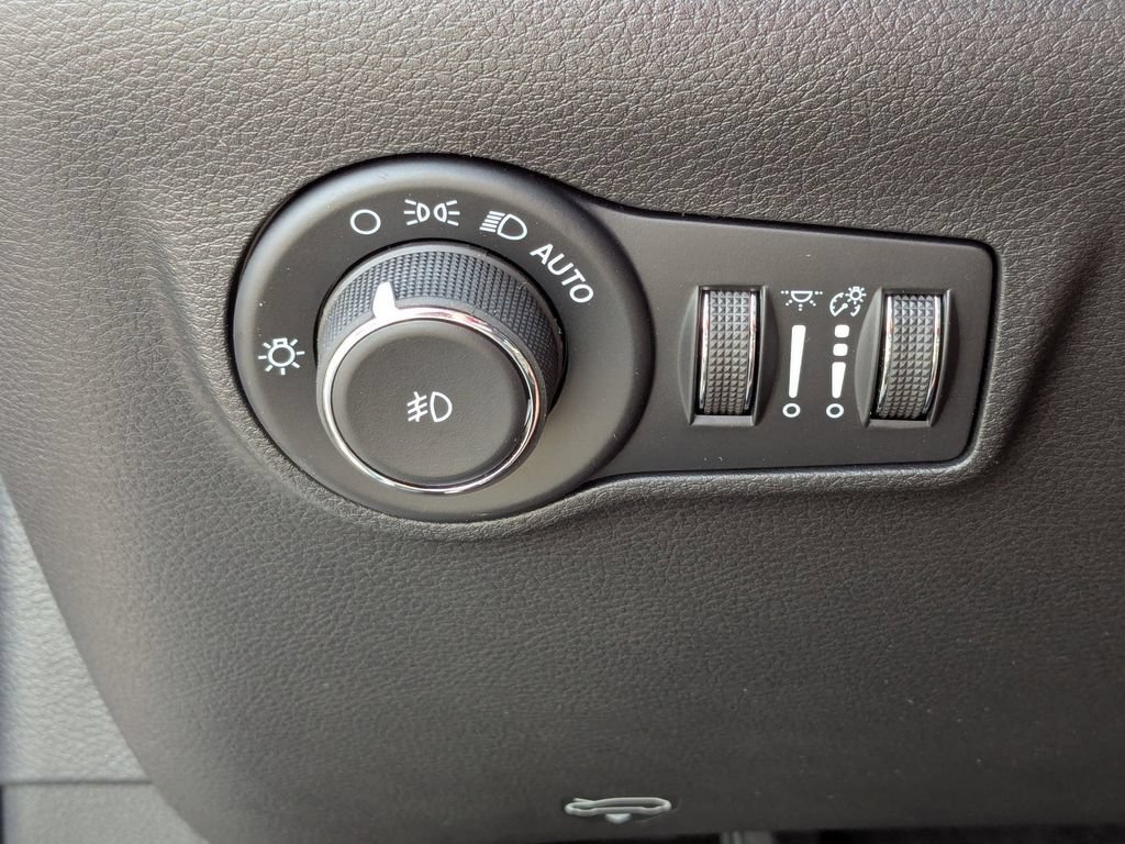 New 2026 Jeep Compass Trailhawk w/ Sun, Sound & Navigation Group AWD/4WD image 15