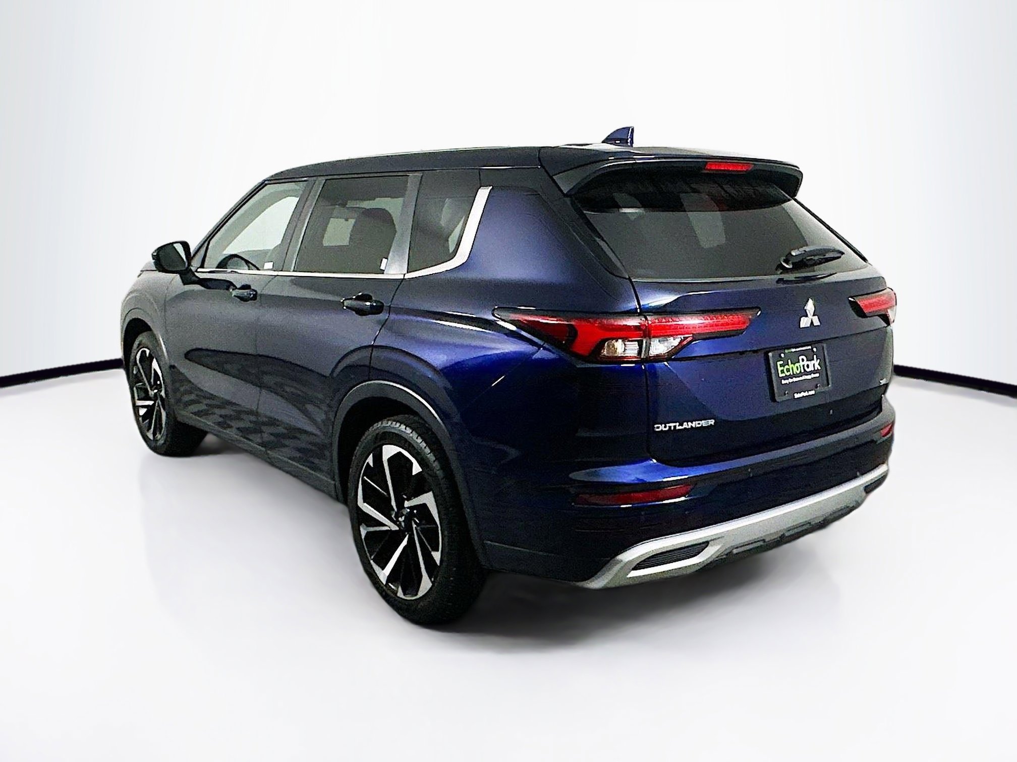 Used 2024 Mitsubishi Outlander SE image 5