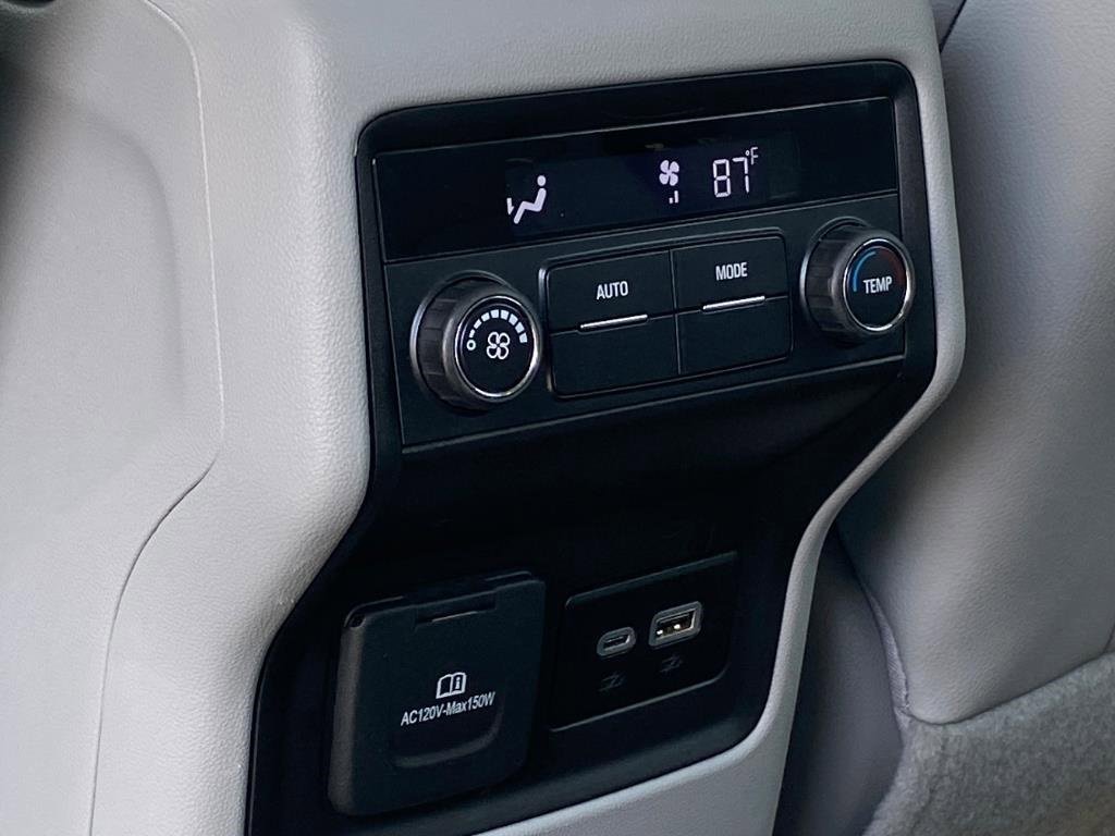 Used 2023 GMC Acadia SLT image 21