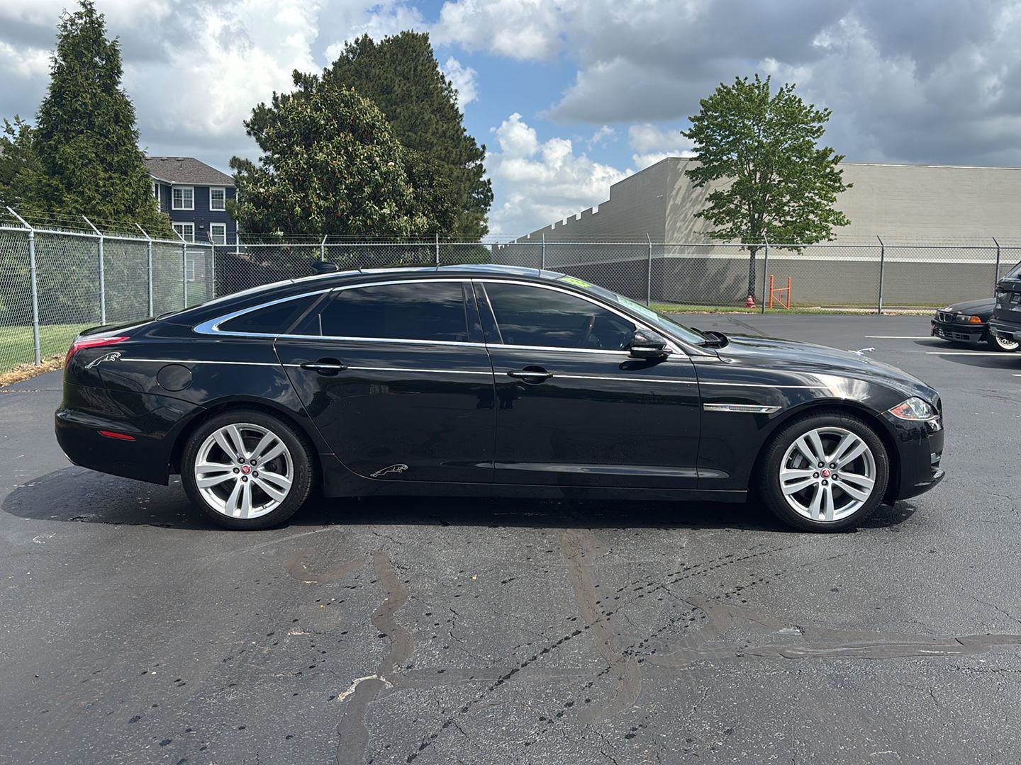 Used 2018 Jaguar XJ L Portfolio RWD image 6