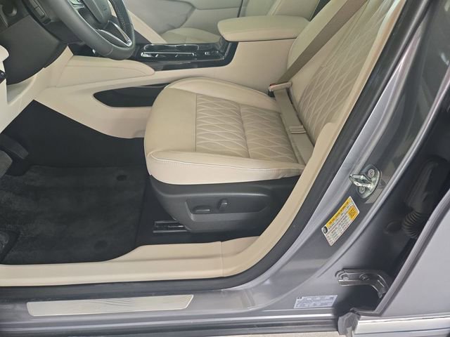 Certified 2022 Buick Envision Avenir w/ Technology Package II image 23