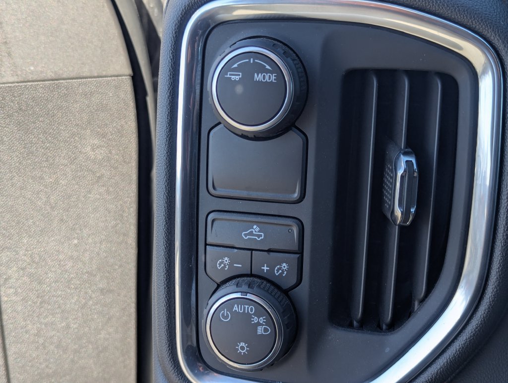 Used 2022 Chevrolet Silverado 1500 LT RWD image 22