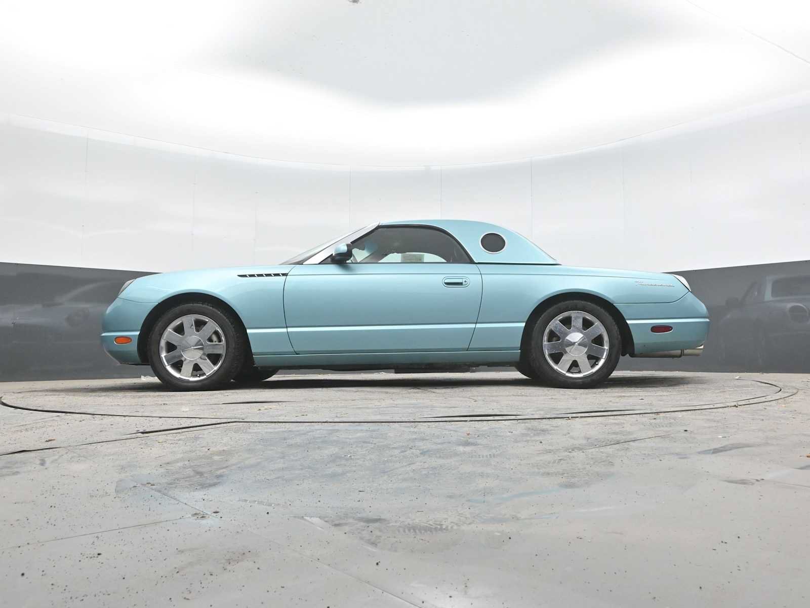 Used 2002 Ford Thunderbird RWD image 25