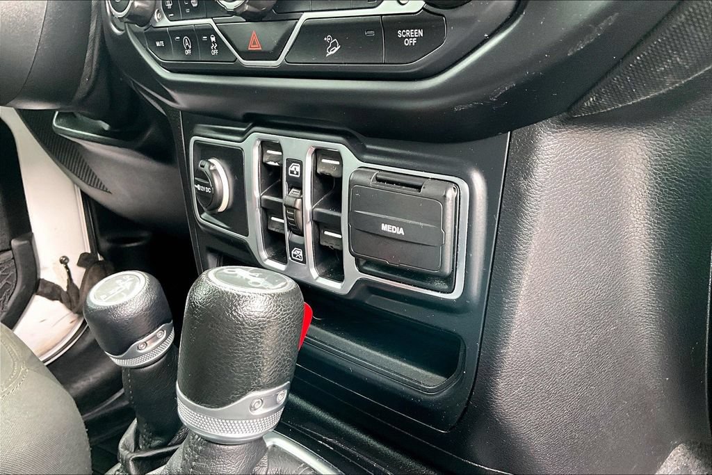 Used 2018 Jeep Wrangler Unlimited Sport S AWD/4WD image 16