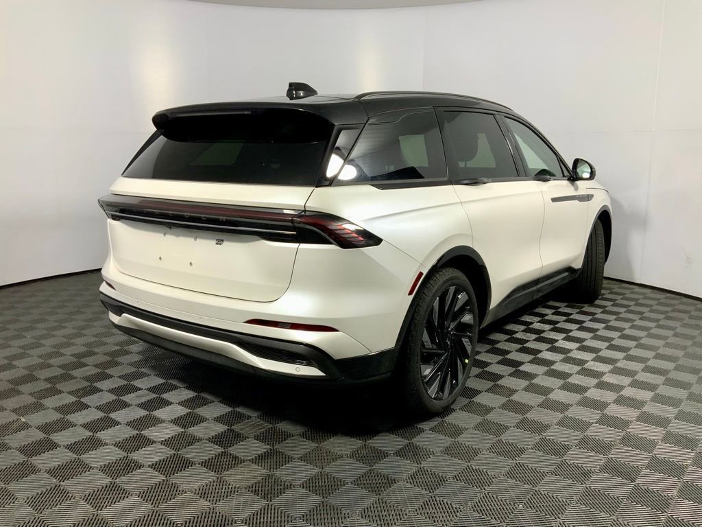 New 2026 Lincoln Nautilus Reserve image 17