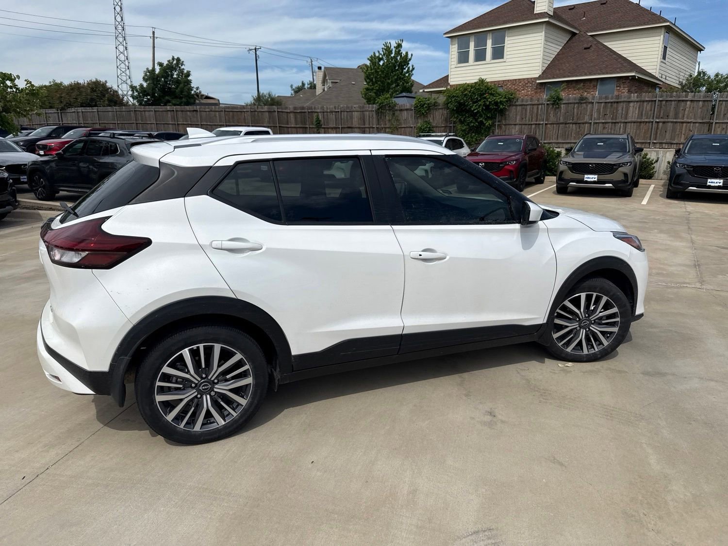 Used 2024 Nissan Kicks SV FWD image 8