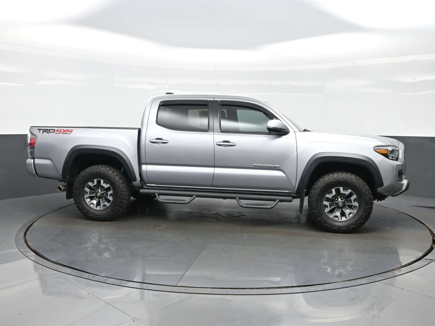 Used 2020 Toyota Tacoma TRD Off-Road w/ Technology Package AWD/4WD image 7
