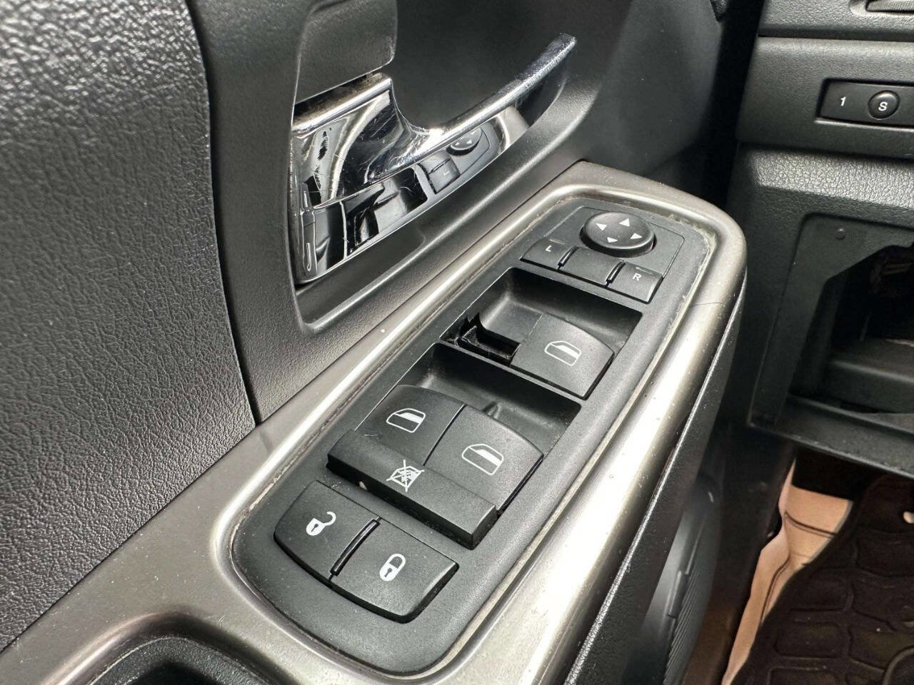 Used 2011 Jeep Liberty Limited w/ Sky's The Limit Group image 31