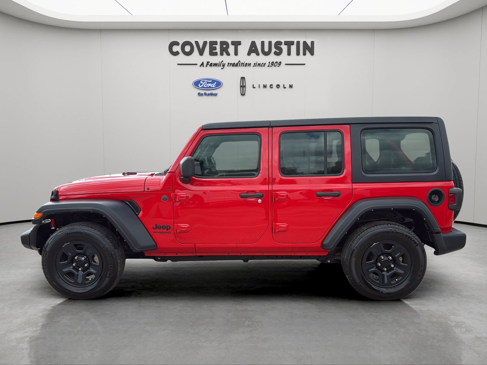 Used 2022 Jeep Wrangler Unlimited Sport AWD/4WD image 2