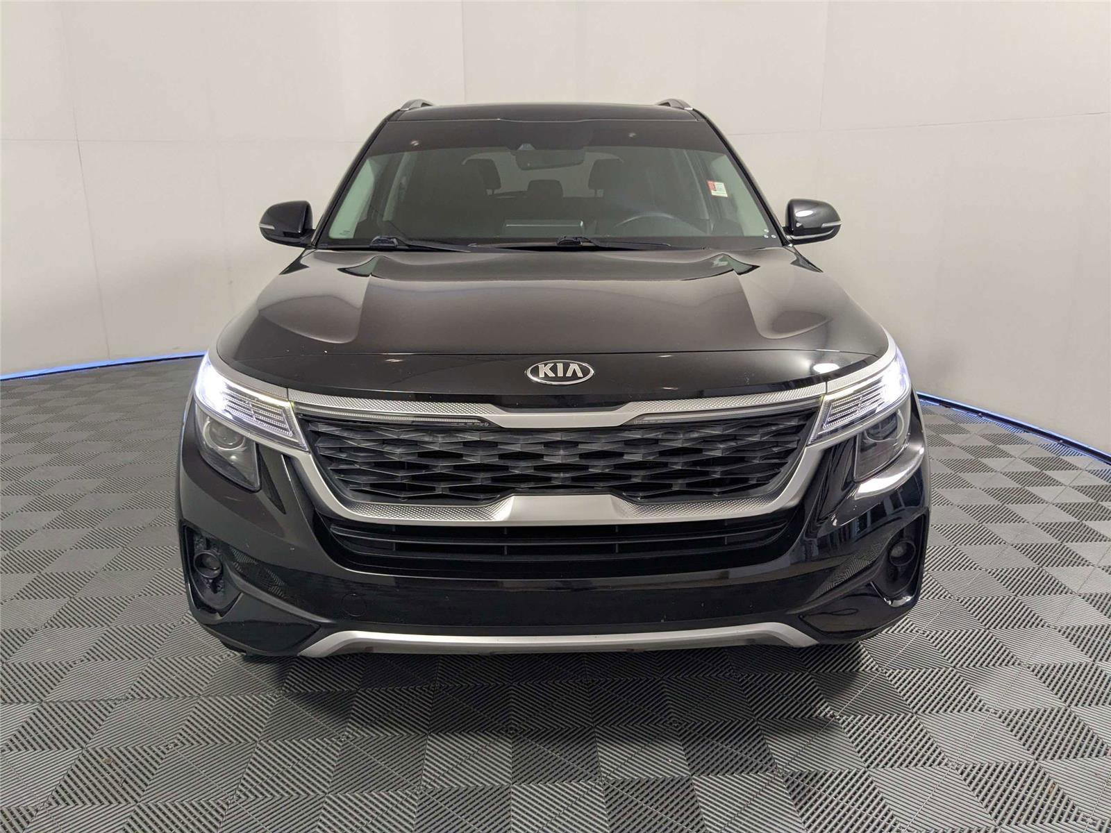 Used 2021 Kia Seltos EX image 4