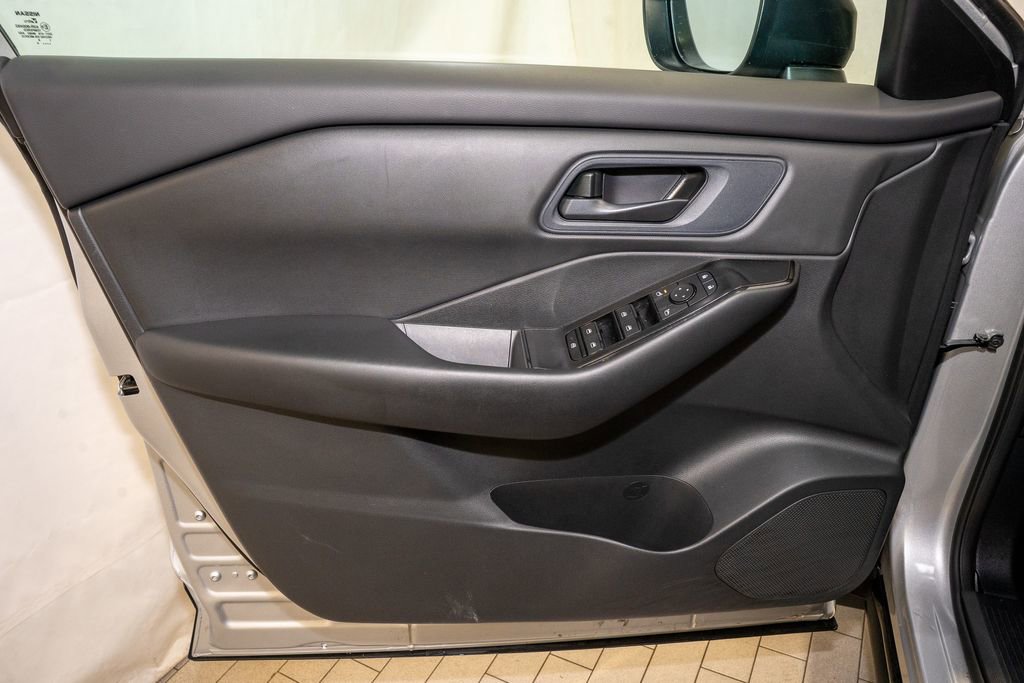 Certified 2024 Nissan Rogue S image 10