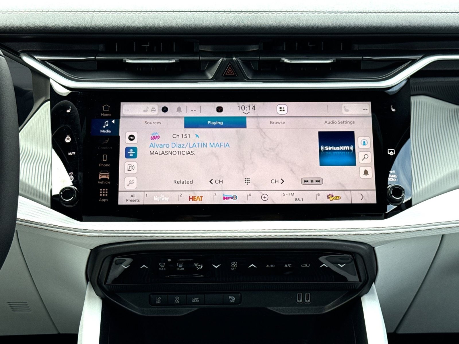 New 2026 Jeep Cherokee Limited AWD/4WD image 18