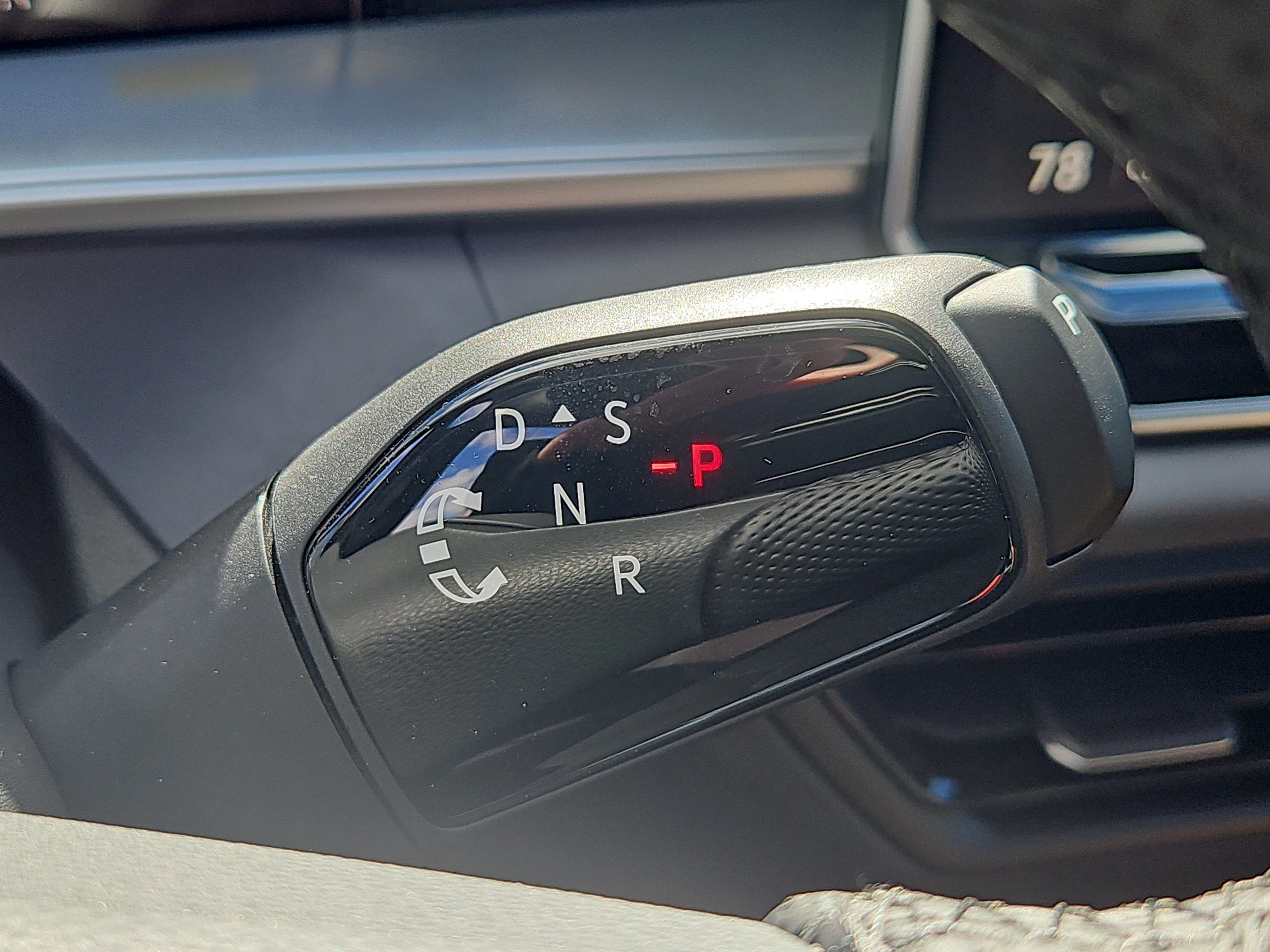 New 2026 Volkswagen Tiguan SE R-Line image 16