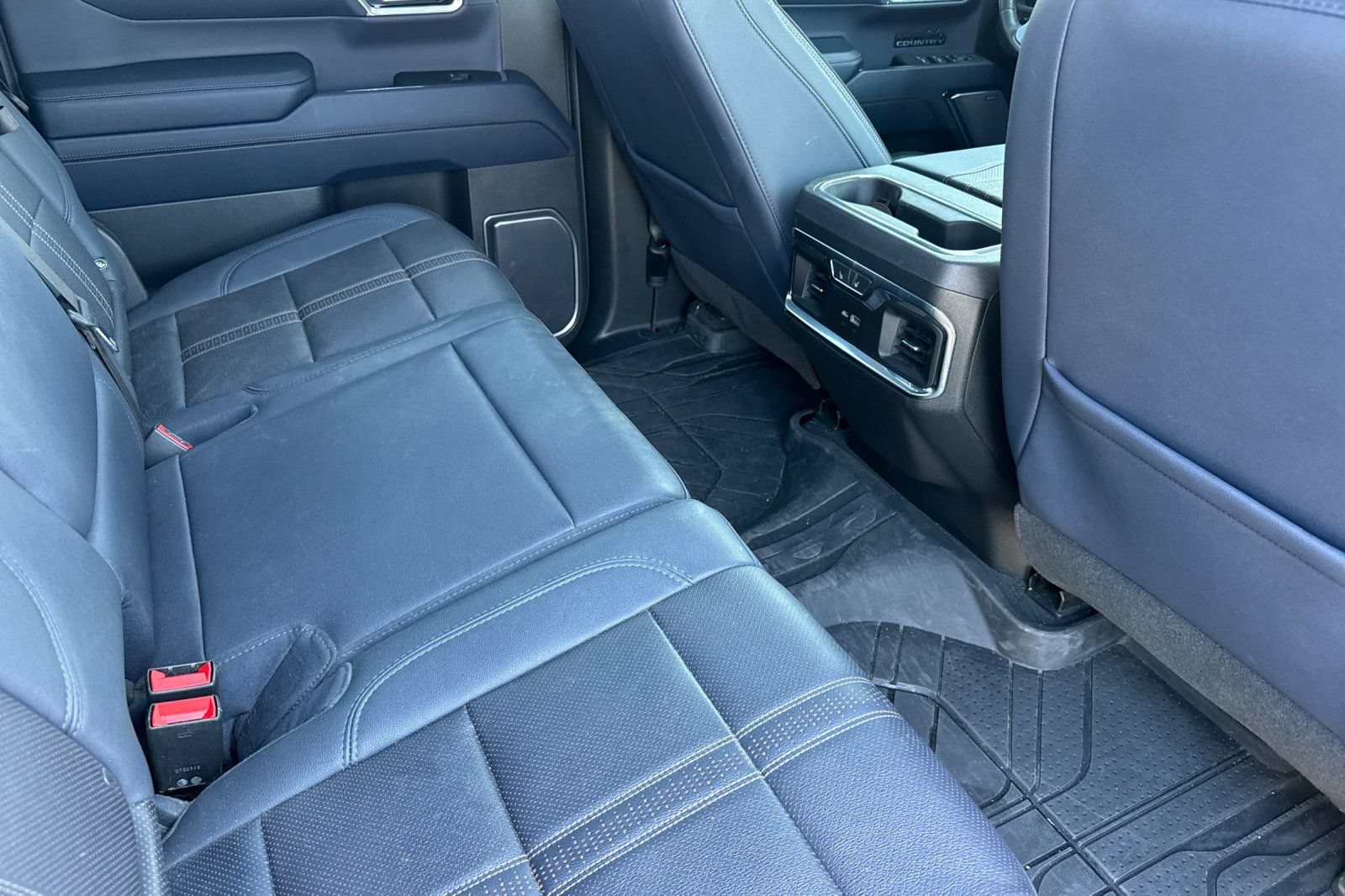 Used 2023 Chevrolet Silverado 1500 High Country w/ High Country Premium Package AWD/4WD image 17