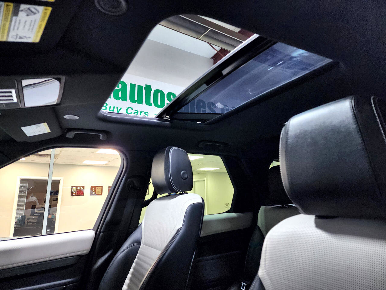 Used 2022 Land Rover Discovery S R-Dynamic image 50