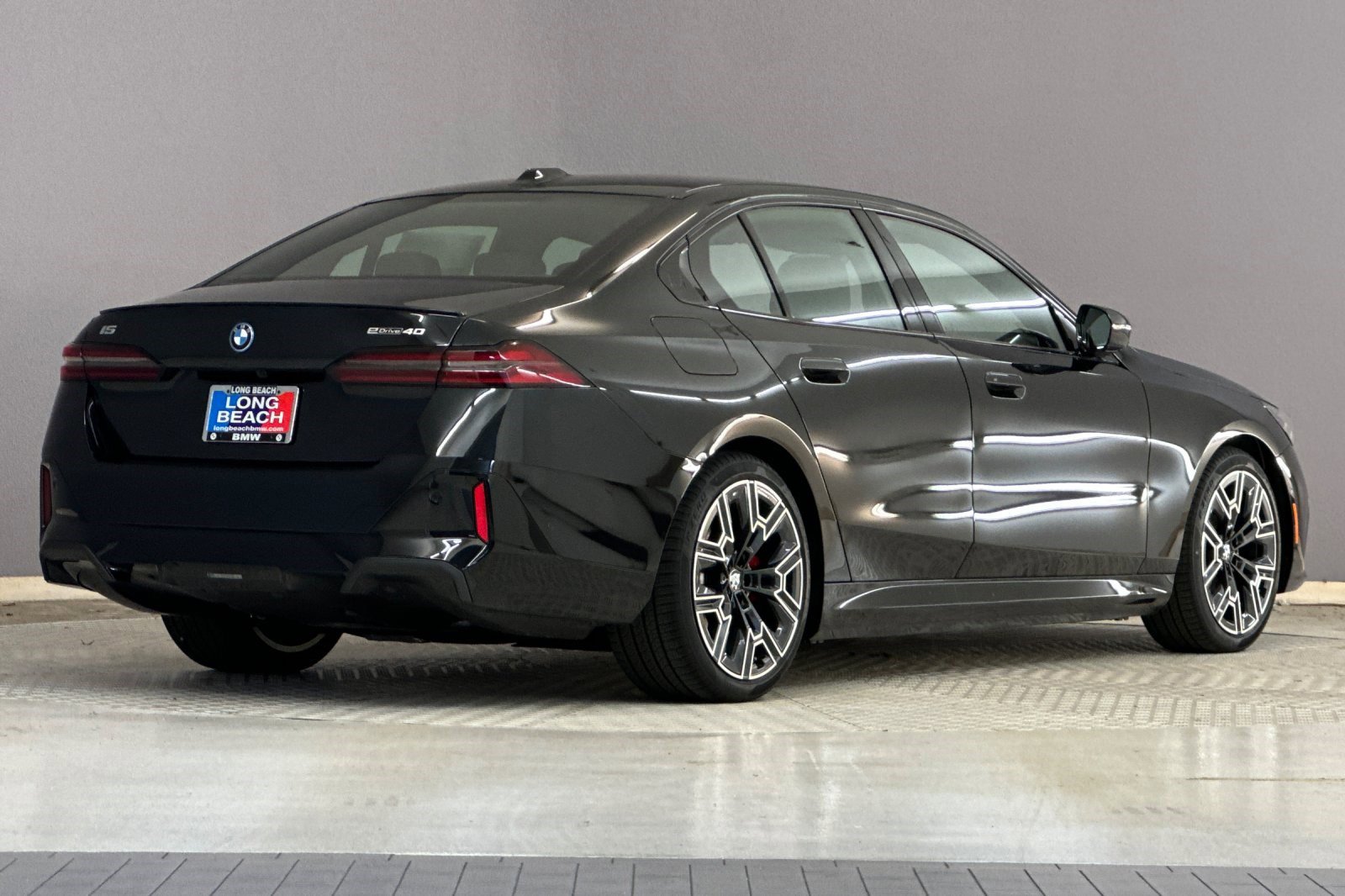 New 2026 BMW i5 eDrive40 w/ M Sport Package image 8