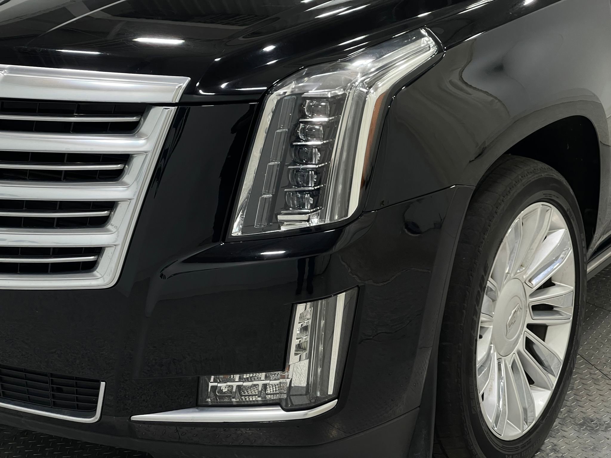 Used 2015 Cadillac Escalade ESV Platinum image 37