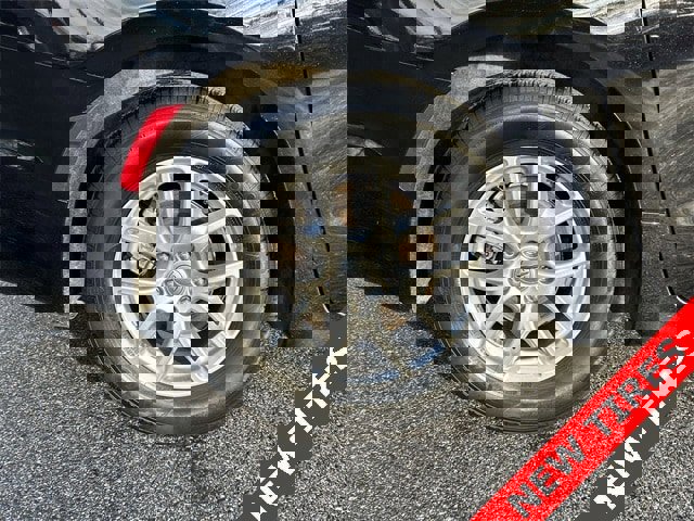 Certified 2024 Chrysler Pacifica Touring-L image 12