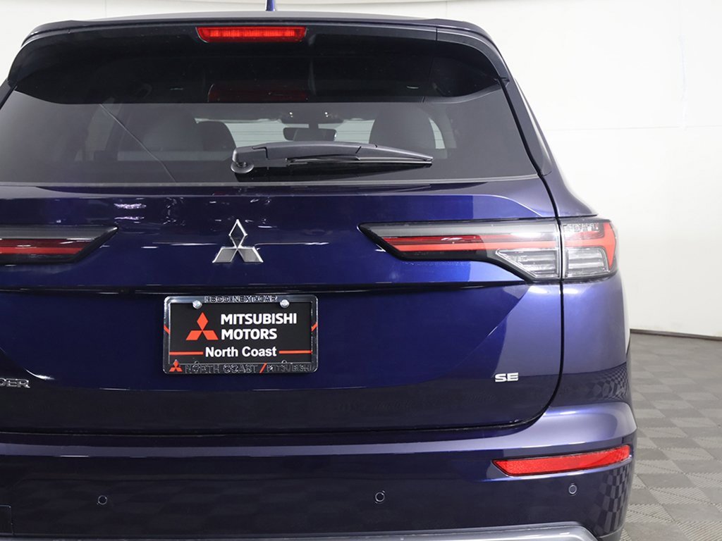 New 2026 Mitsubishi Outlander SE image 17