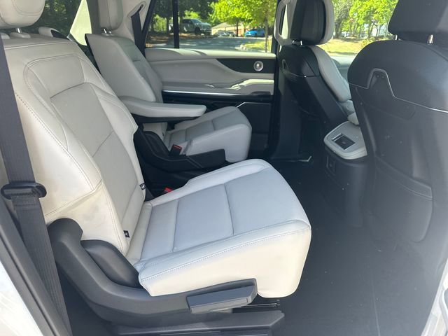 New 2026 Lincoln Navigator L Reserve AWD/4WD image 18