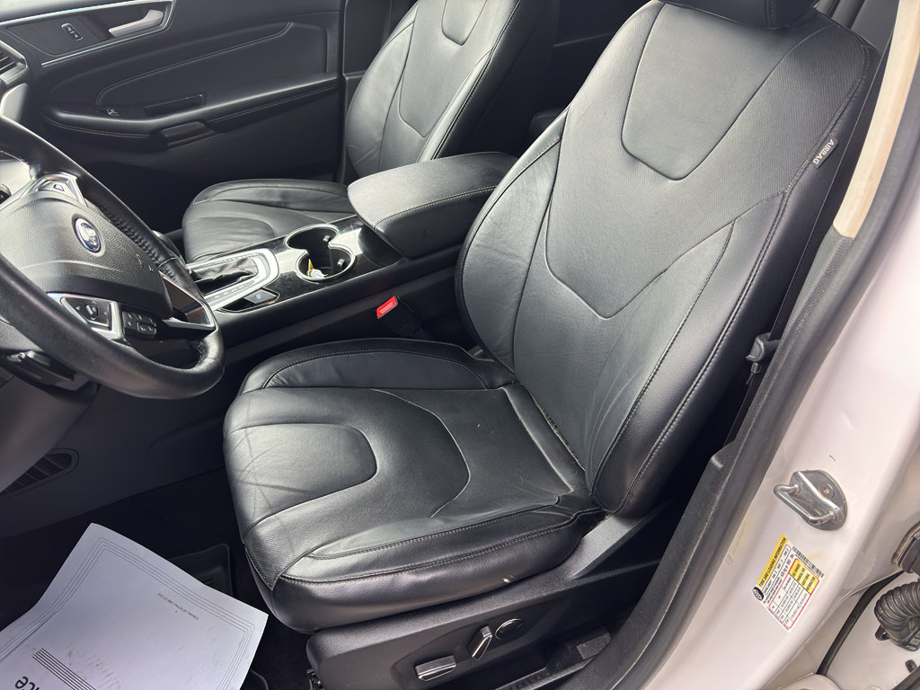 Used 2017 Ford Edge Titanium w/ Equipment Group 301A AWD/4WD image 9