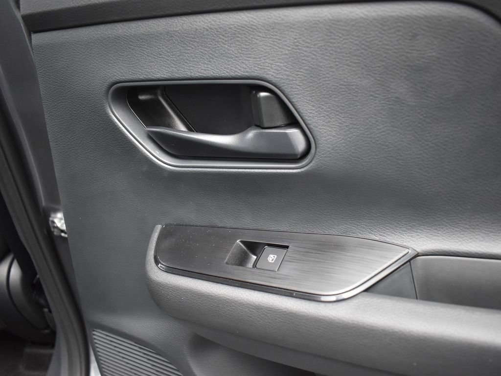 Used 2025 Nissan Kicks S image 19