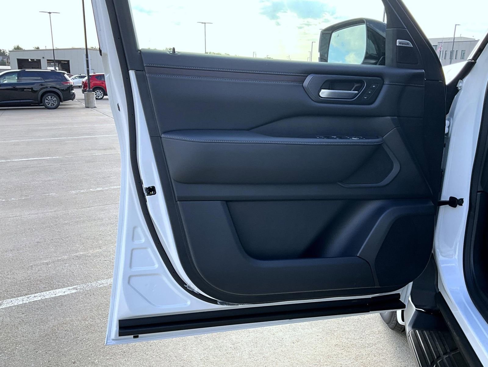 New 2026 Nissan Armada SL w/ Captain's Chari Seat Package image 10