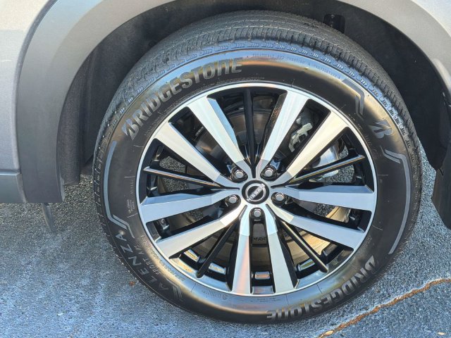 Used 2025 Nissan Pathfinder Platinum w/ Cargo Package FWD image 12