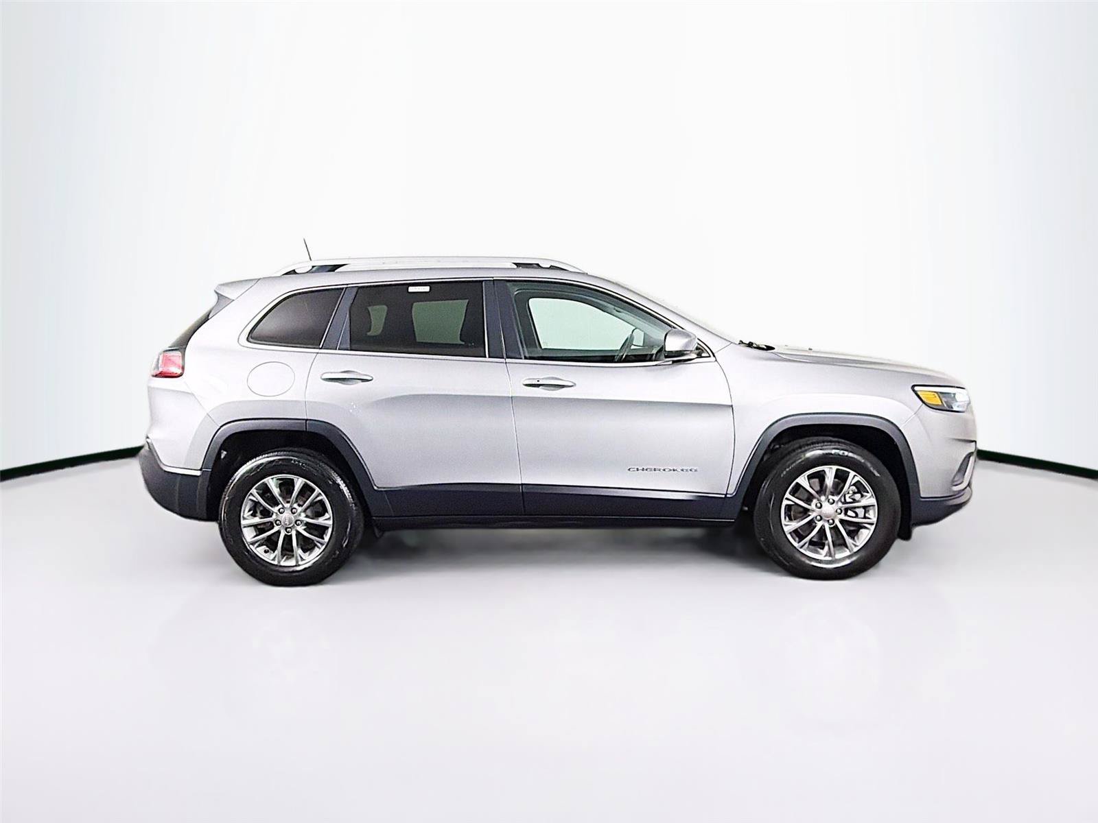 Used 2020 Jeep Cherokee Latitude Plus w/ Comfort/Convenience Group AWD/4WD image 12