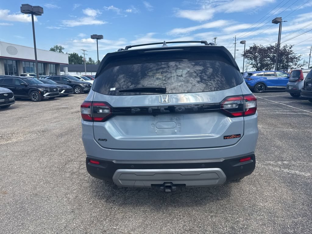 Used 2023 Honda Pilot TrailSport image 4