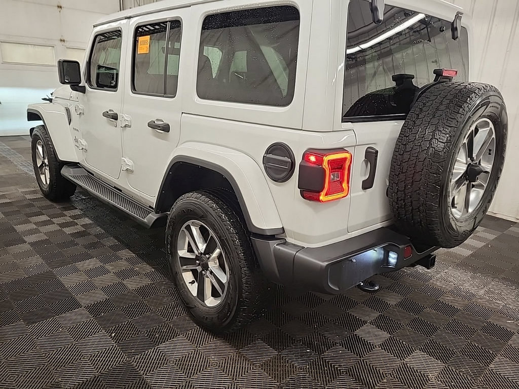 Used 2022 Jeep Wrangler Unlimited Sahara w/ LED Lighting Group AWD/4WD image 4