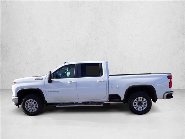Used 2024 Chevrolet Silverado 2500 LT image 2