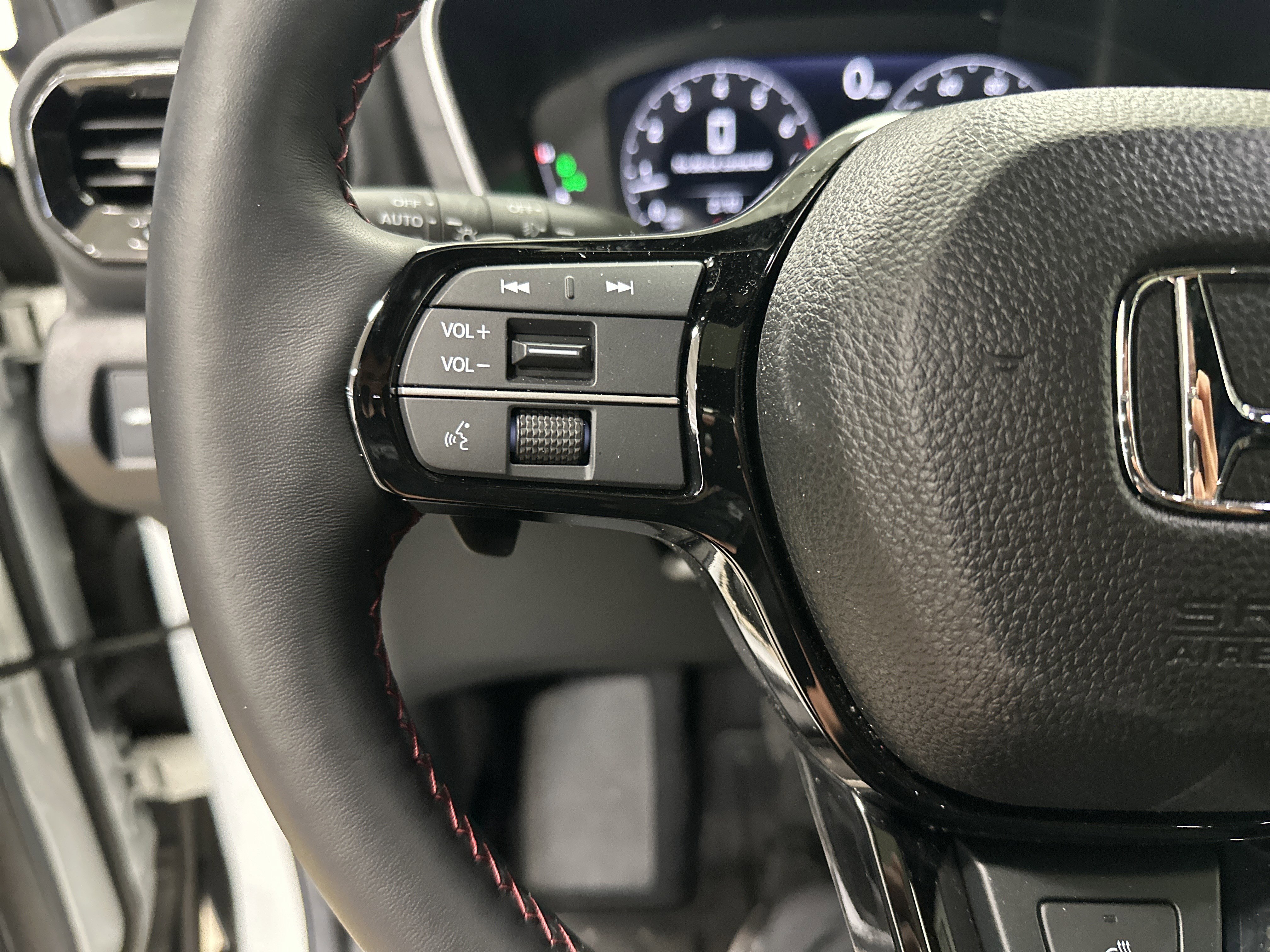 Used 2025 Honda Pilot Black Edition image 19