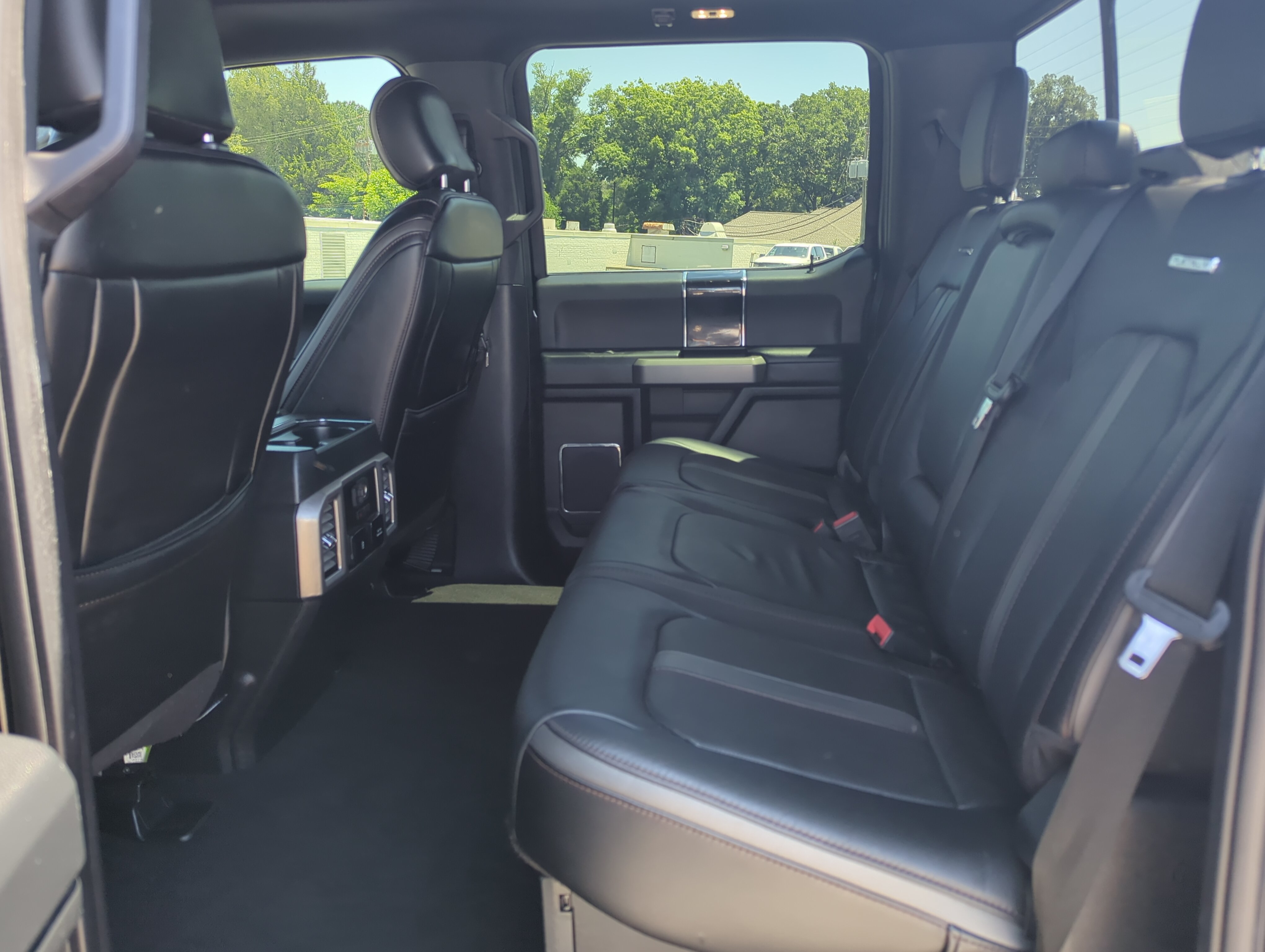 Used 2020 Ford F250 Platinum w/ Tremor Off-Road Package AWD/4WD image 12