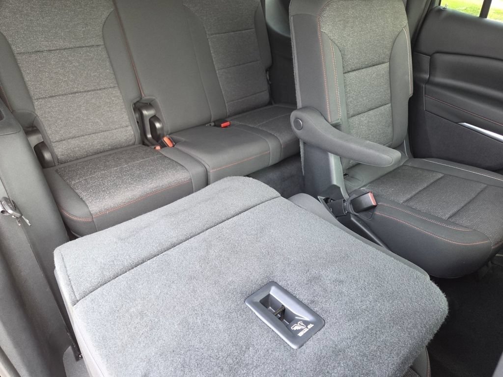 Used 2024 Chevrolet Traverse Z71 w/ LPO, Floor Liner Package AWD/4WD image 5