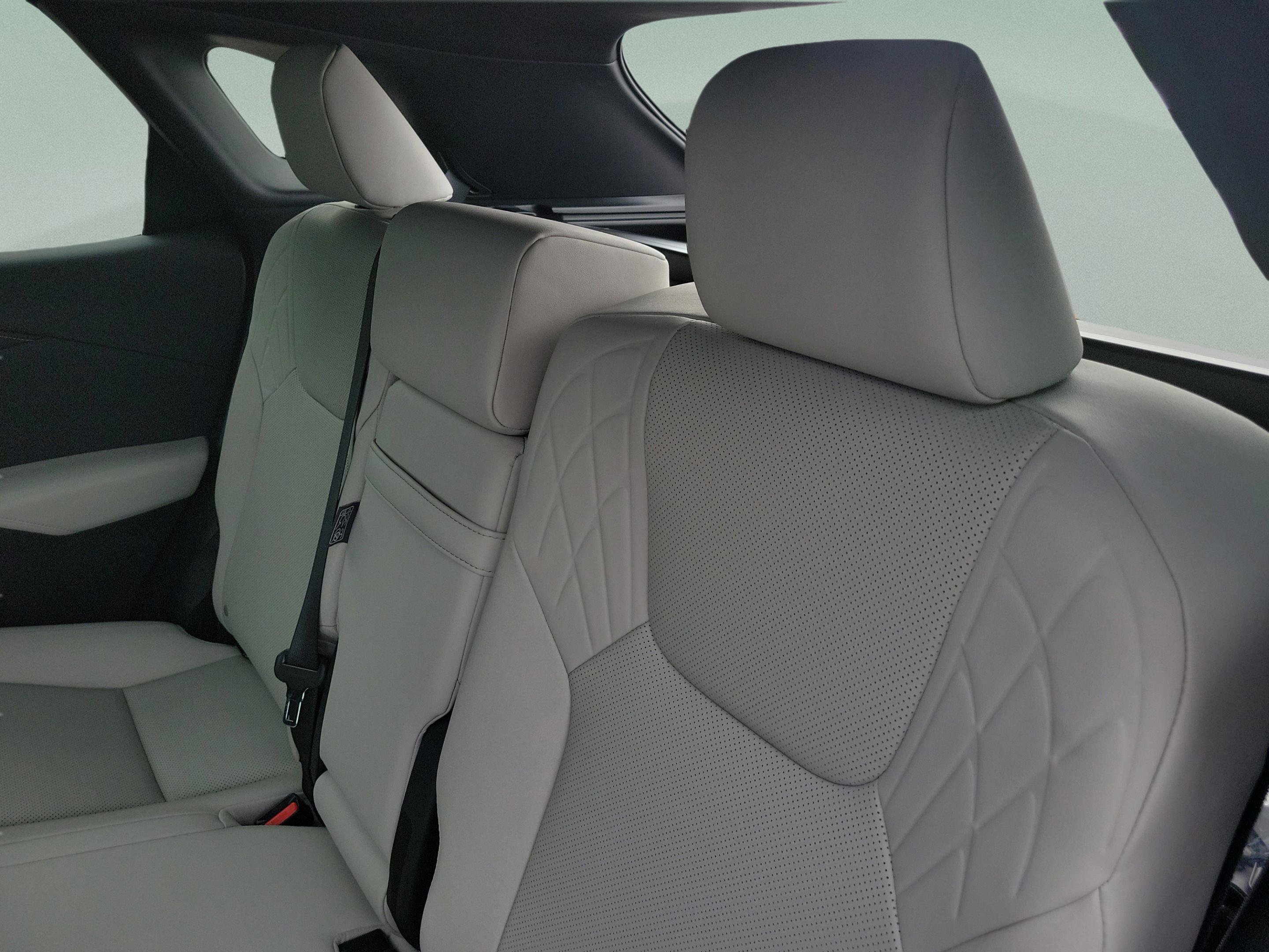 Used 2025 Lexus RX 350 Premium w/ Convenience Package FWD image 9