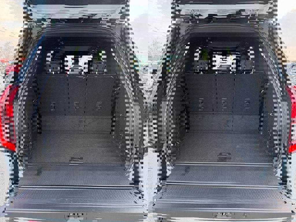 New 2026 Ford Expedition Platinum w/ Stealth Appearance Package image 13