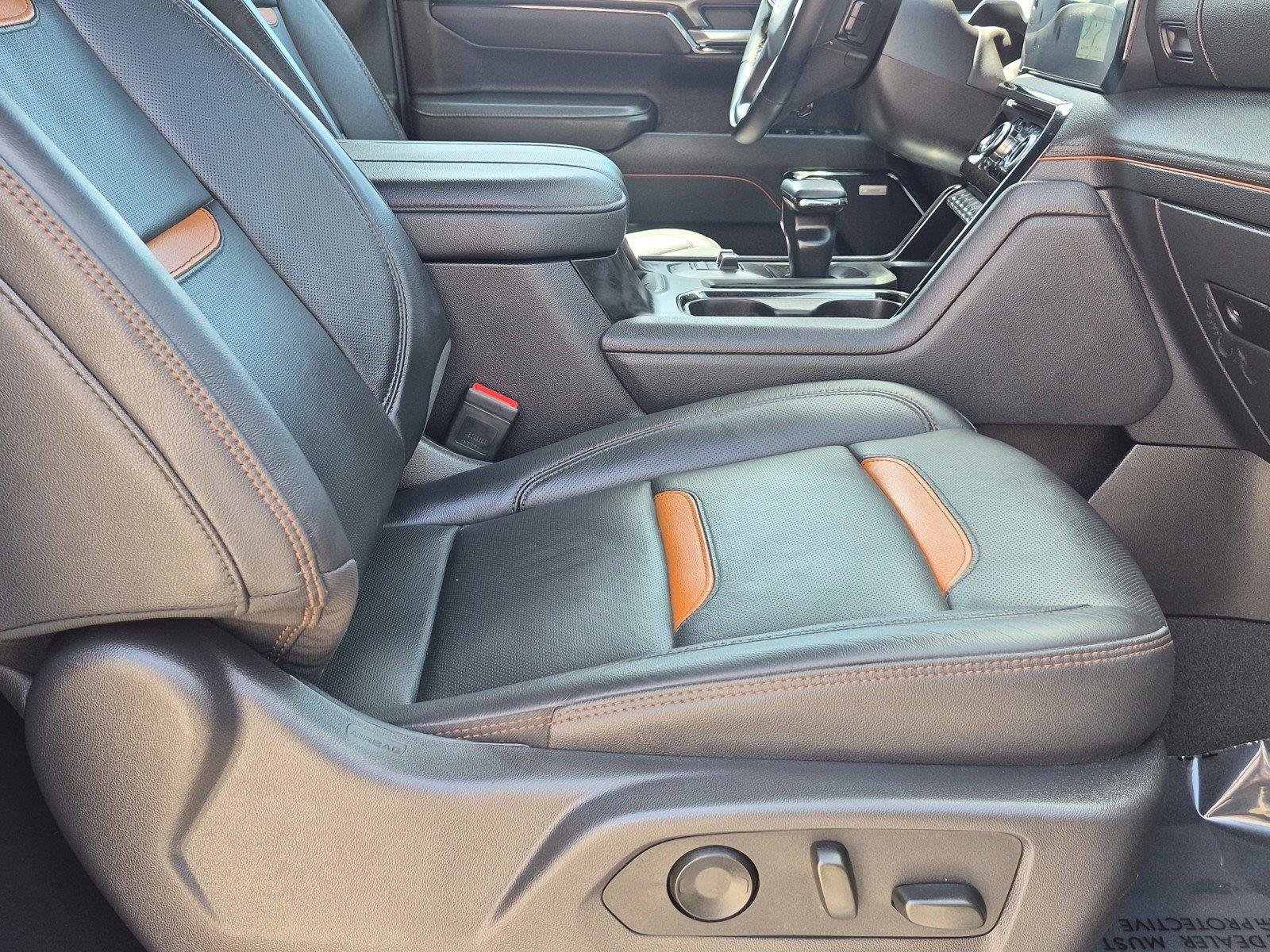 Used 2025 GMC Sierra 1500 AT4 AWD/4WD image 9
