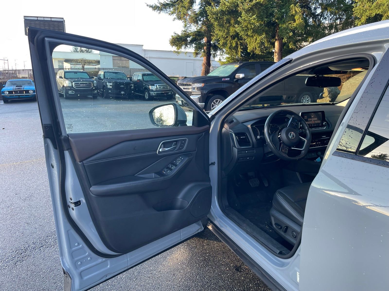 Used 2021 Nissan Rogue SL image 12