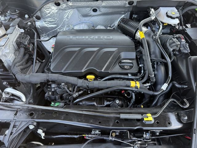 Certified 2025 Chevrolet Trax LT w/ LT Convenience Package FWD image 35