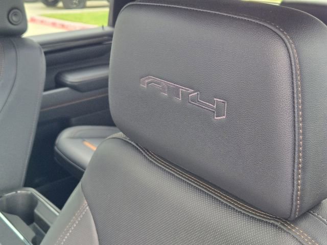 Used 2025 GMC Sierra 2500 AT4 w/ AT4 Premium Plus Package image 16