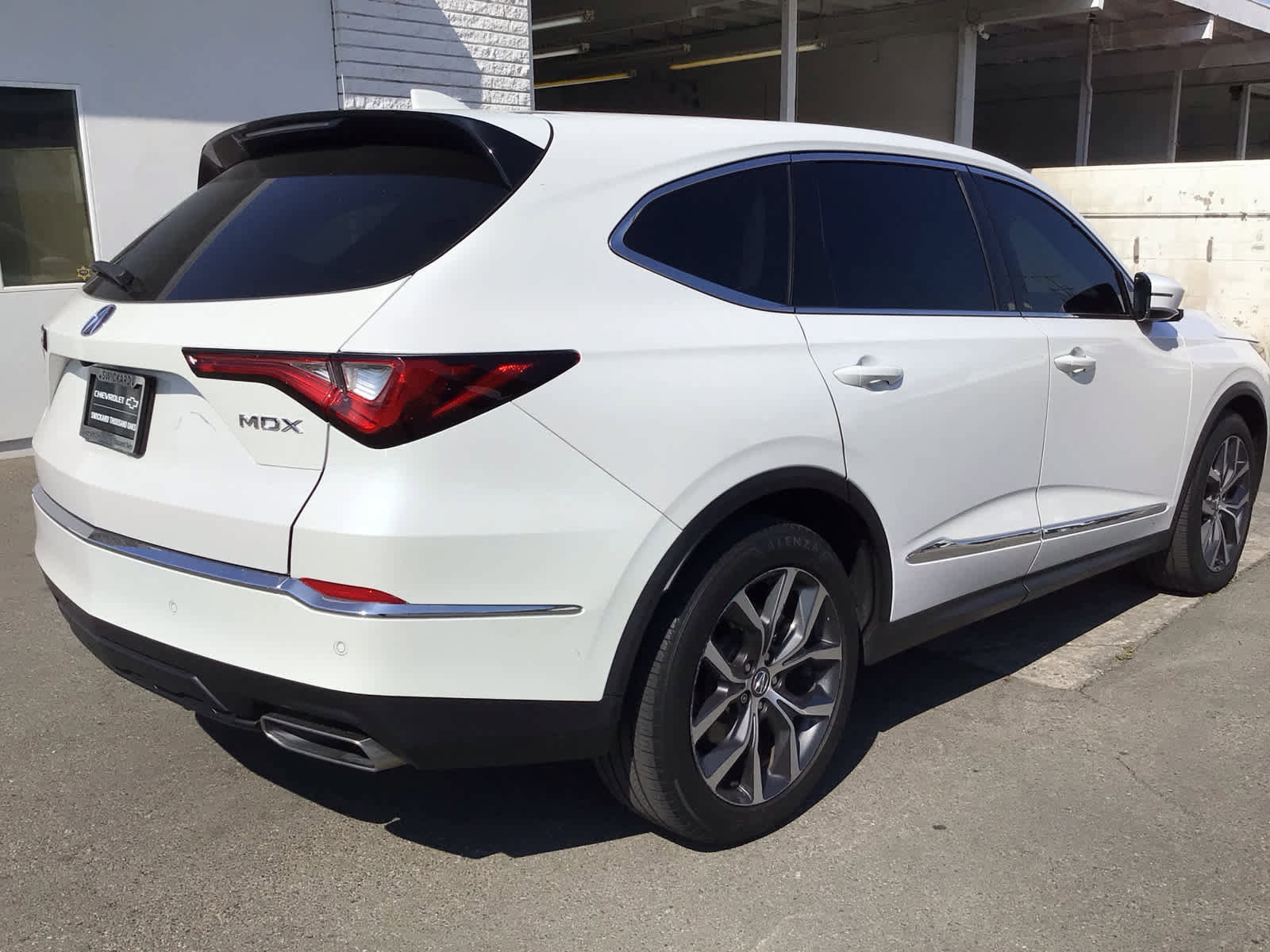 Used 2023 Acura MDX FWD w/ Technology Package image 4