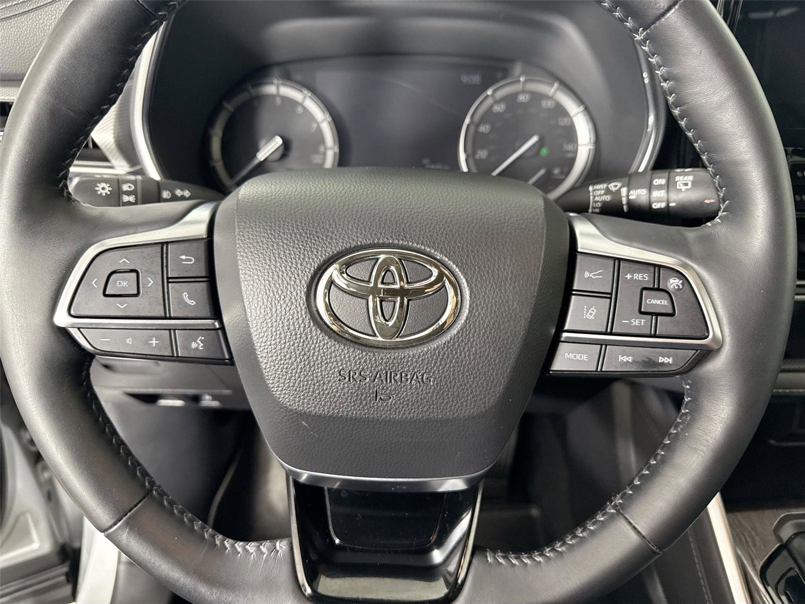 Certified 2021 Toyota Highlander Platinum AWD/4WD image 17