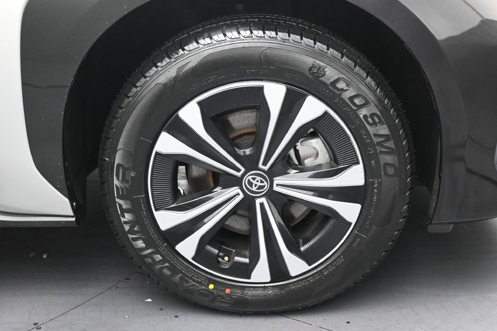 Used 2024 Toyota bZ4X FWD w/ Weather Package image 10