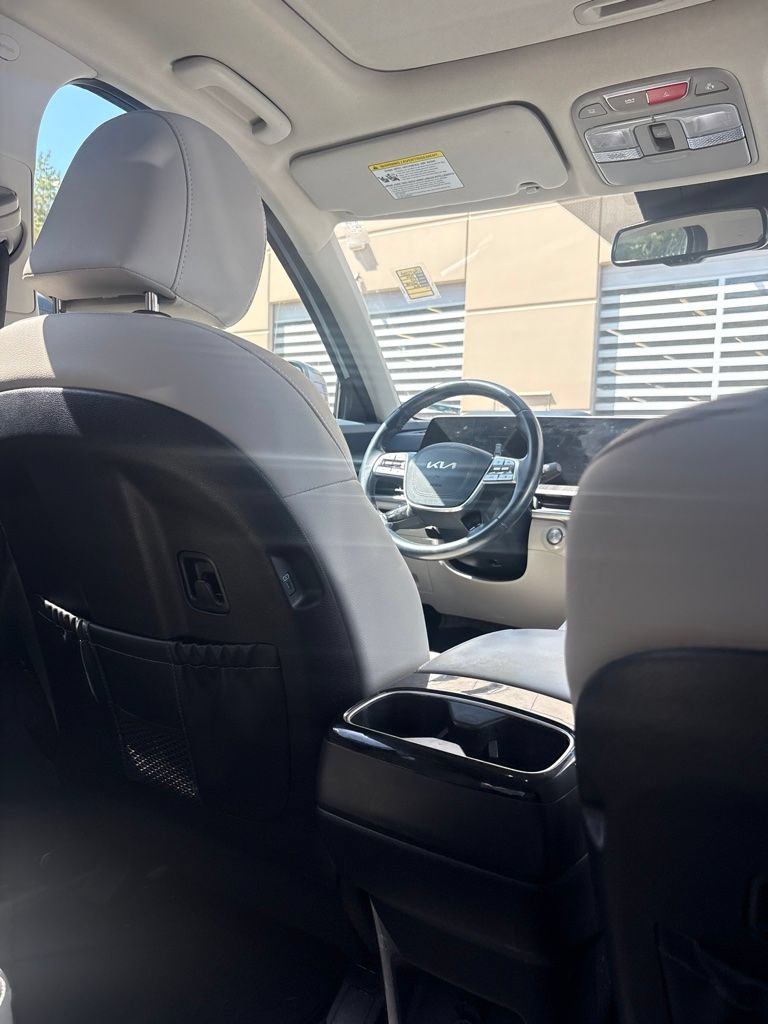 Used 2024 Kia Telluride EX w/ EX Captain's Chair Package FWD image 15