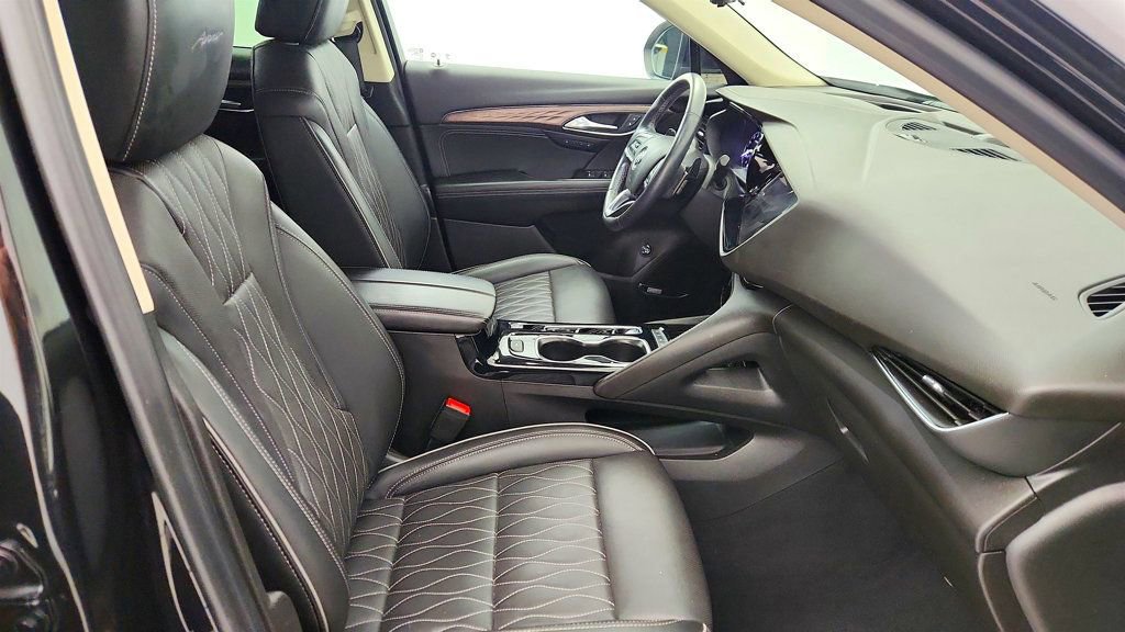 Used 2022 Buick Envision Avenir w/ Technology Package II image 24