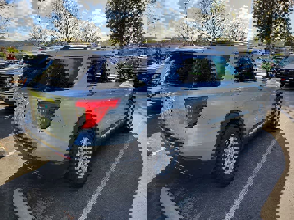 Certified 2023 Ford Explorer XLT w/ Equipment Group 202A image 8