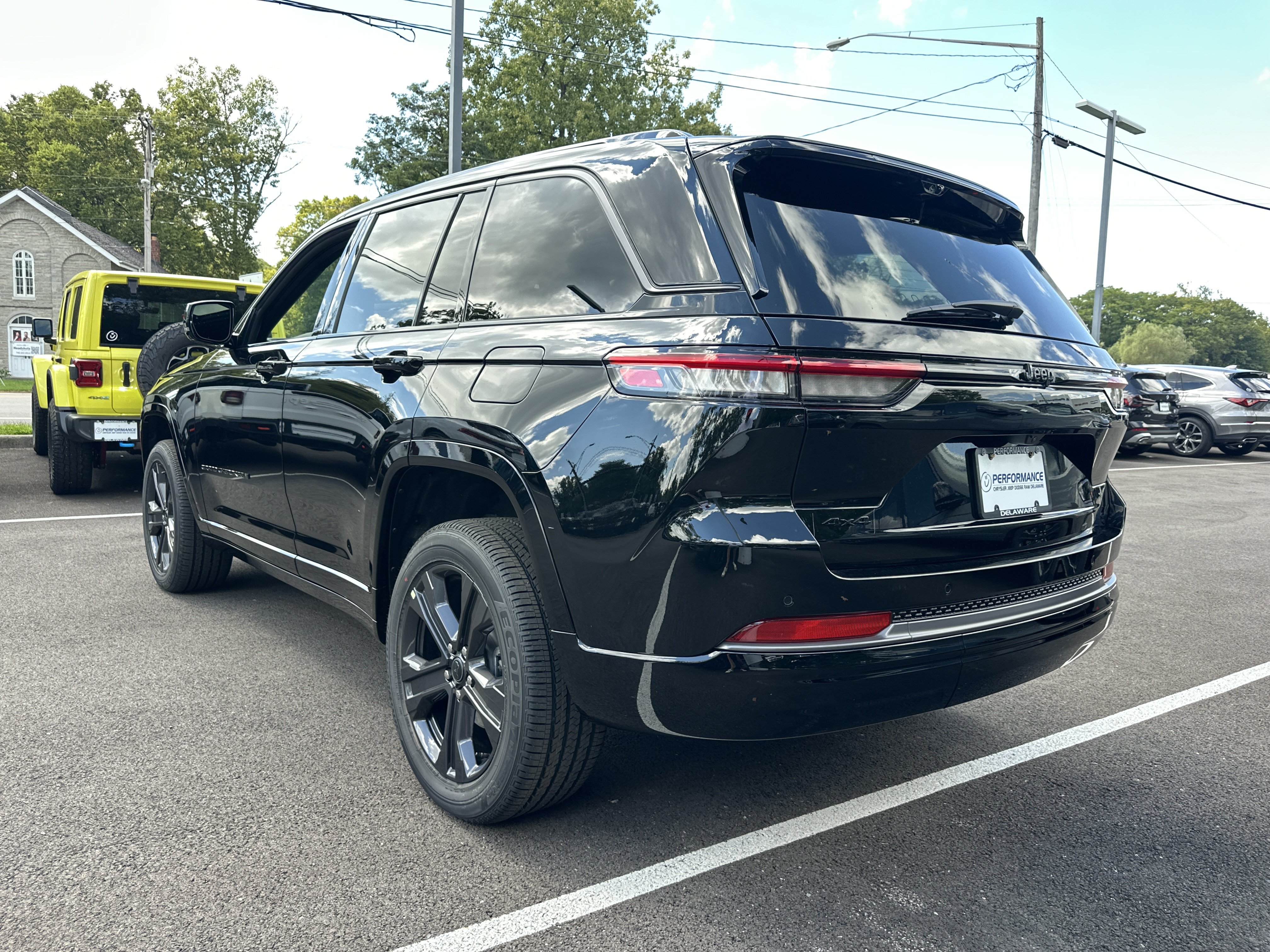 New 2027 Jeep Grand Cherokee Limited AWD/4WD image 27